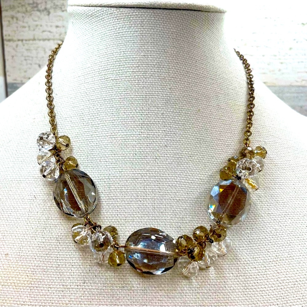Unsigned Gold Tone Light Gray Flat Oval Faceted Glass Beaded Necklace 17” Long
